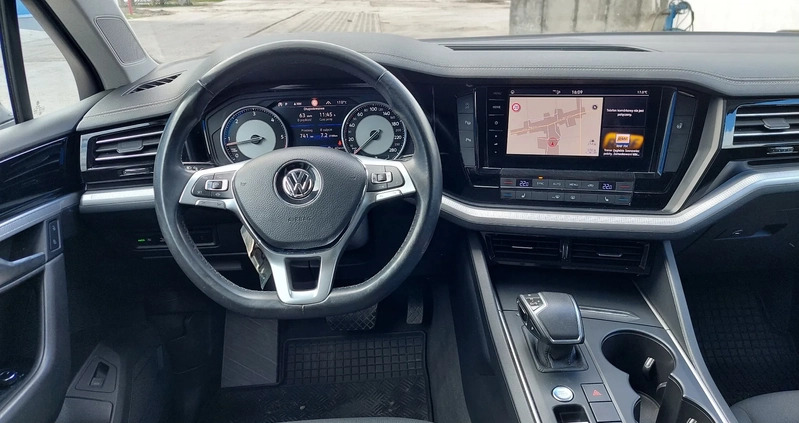 Volkswagen Touareg cena 125000 przebieg: 279000, rok produkcji 2018 z Żerków małe 92